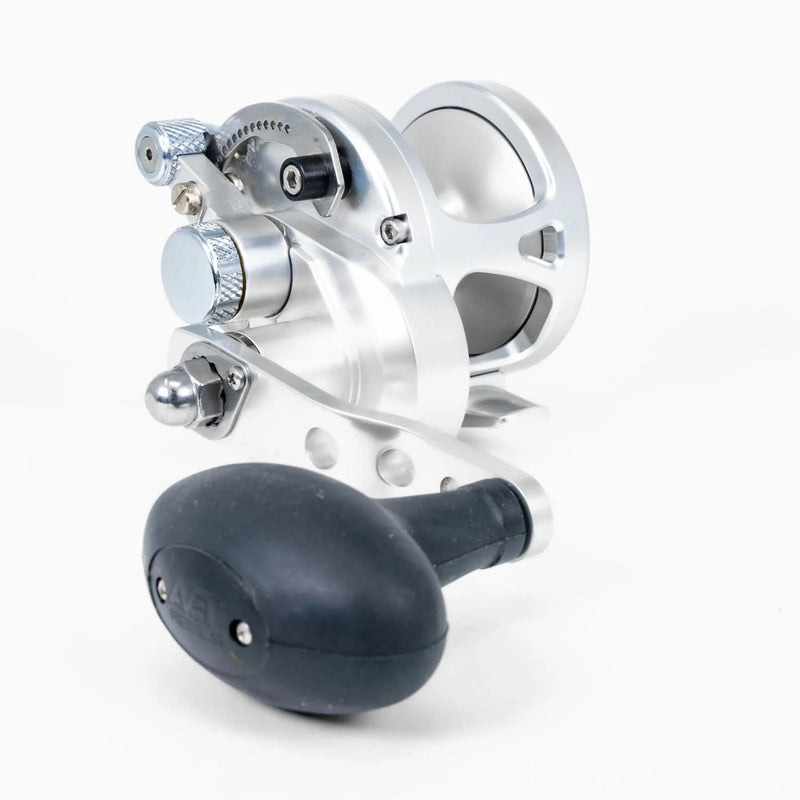 avet lever drag conventional reel have a clicker SX 5.3 LH-SI Reel, Left-Hand, 5.3:1 Ratio These reels have what it takes to compete with any single speed reel with more drag output Avet HX 5/2 MC Raptor