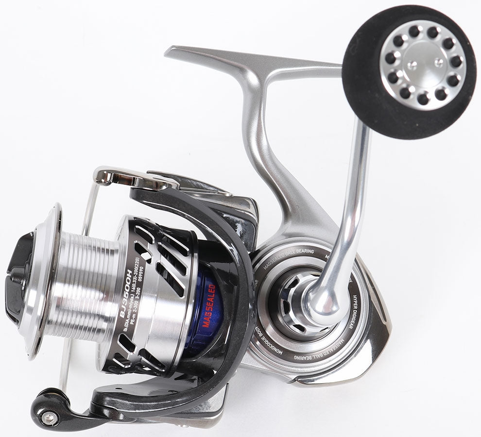 Daiwa Saltiga Bay Jigging/Spinning Reel | JB Tackle — J&B Tackle Co